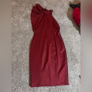 Women's Burgundy Halter One-Shoulder Accented Evening Dress